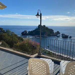Couette-café Isola Bella, Taormine
