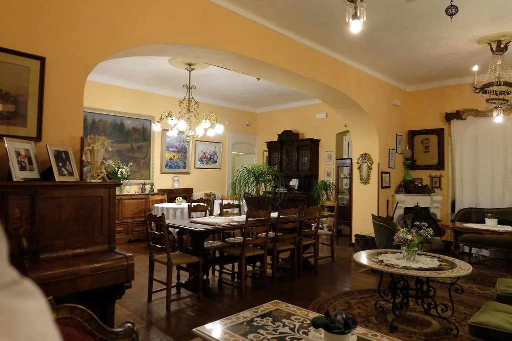 Hotel Villa Nettuno Taormina 2*,  Italy