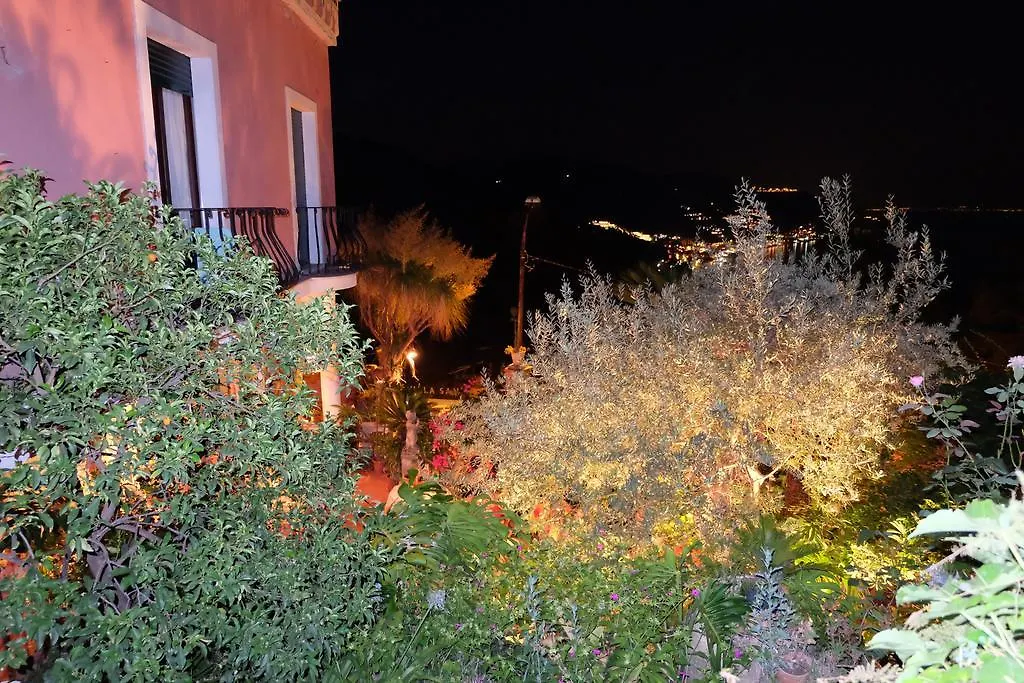 **  Hotel Villa Nettuno Taormina Italy