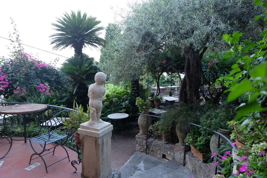Hotel Villa Nettuno Taormina 2*,