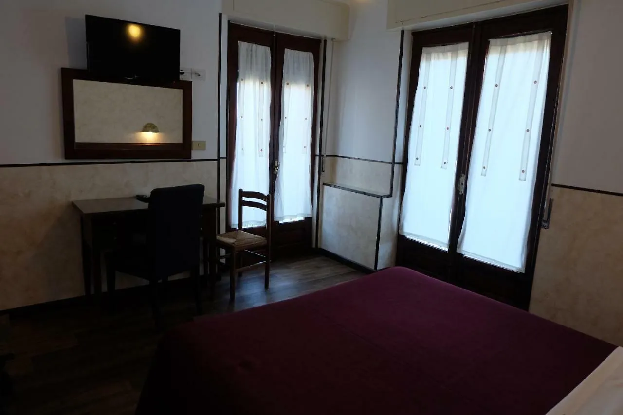 Hotel Villa Nettuno Taormina 2*,