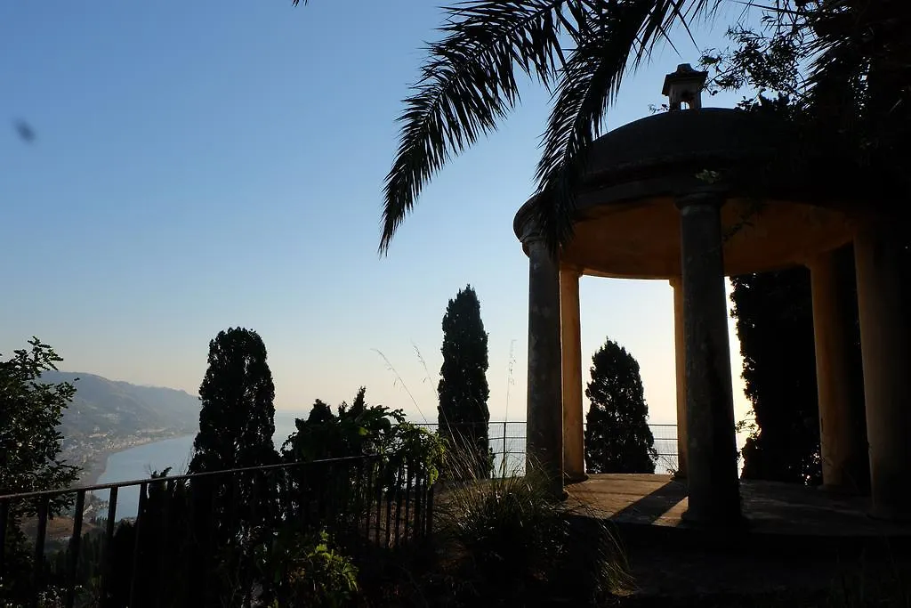 **  Hotel Villa Nettuno Taormina Italië
